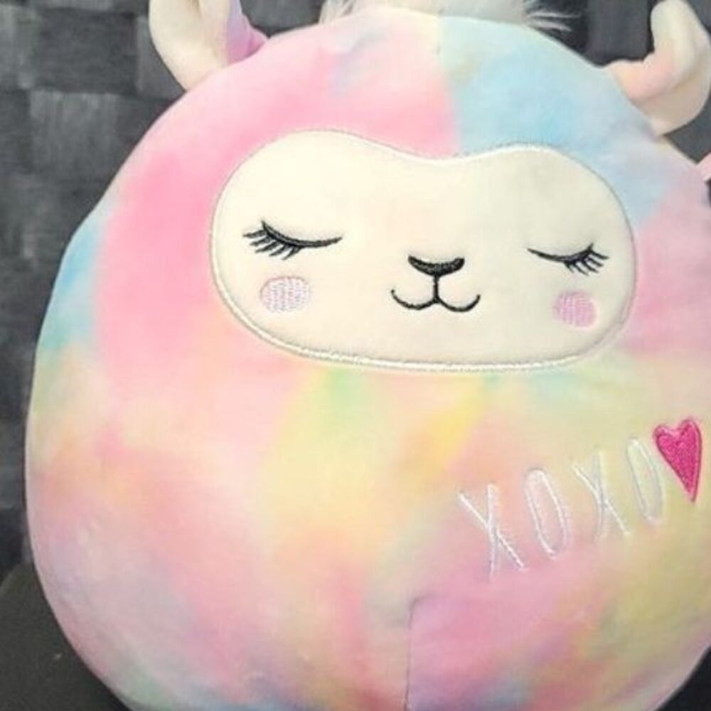 Squishmallows Leslie the Llama 8" Stuffed Plush